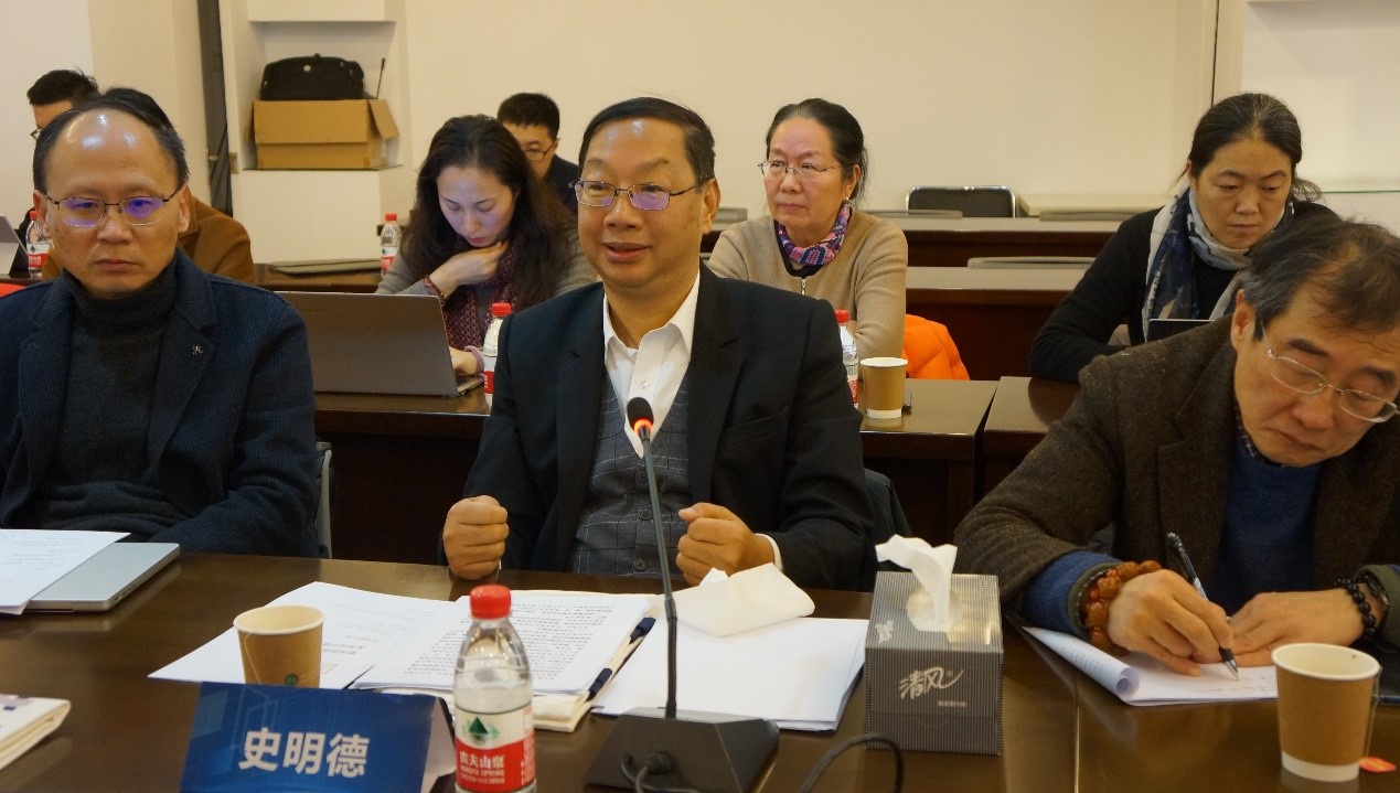 中国德国友好协会会长、中国原驻德国大使史明德做主旨发言 中国德国友好协会会长、中国原驻德国大使史明德做主旨发言