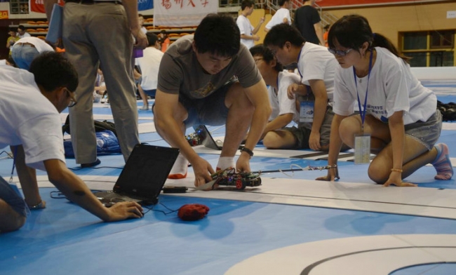 同济代表队获智能汽车竞赛华东赛区一等奖 同济代表队获智能汽车竞赛华东赛区一等奖