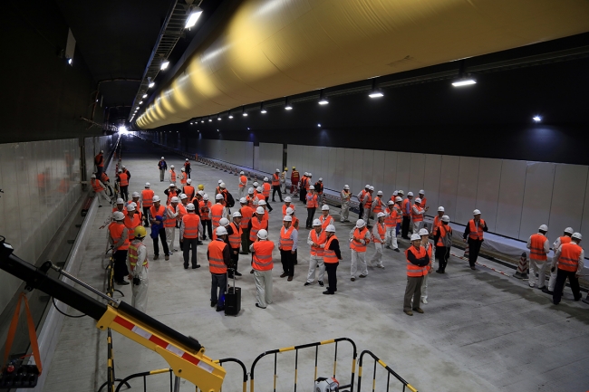 岛隧内景 岛隧内景