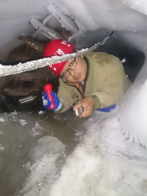 巡查拱北隧道的冻结状态 巡查拱北隧道的冻结状态